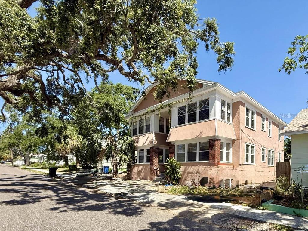 725 14 Ave, Saint Petersburg, FL 33701 photo