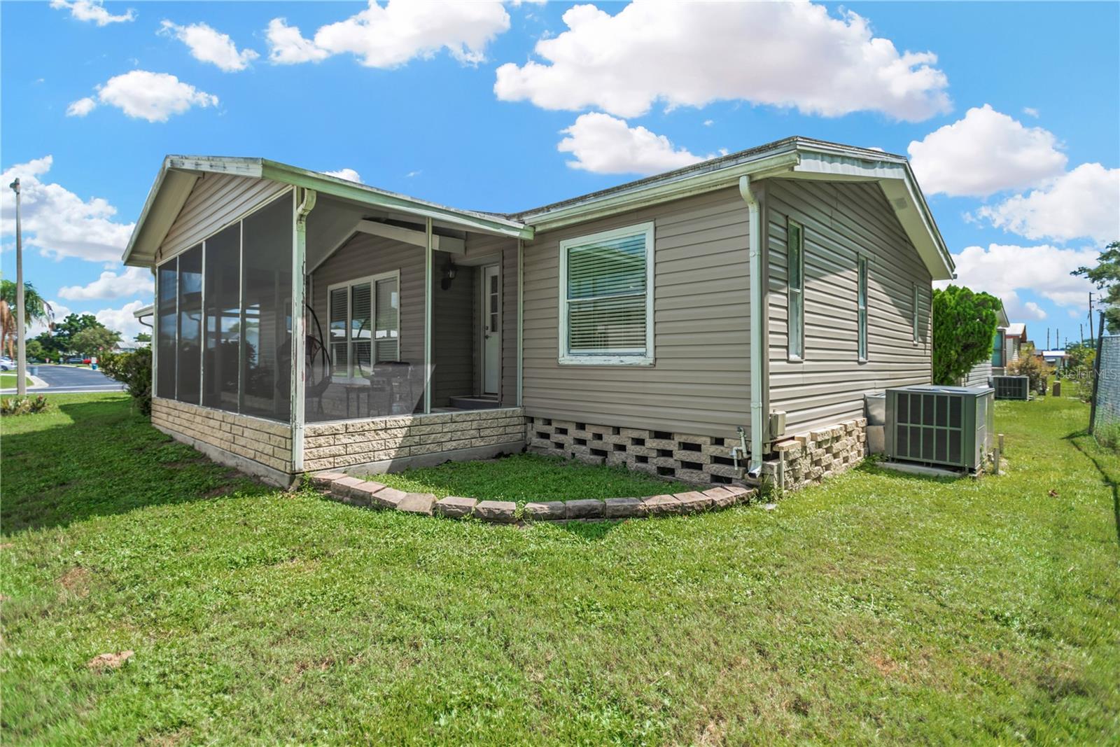 34310 Lodge Dr, Wesley Chapel, FL 33543 photo