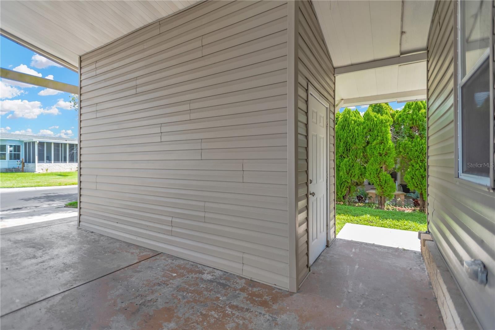 34310 Lodge Dr, Wesley Chapel, FL 33543 photo