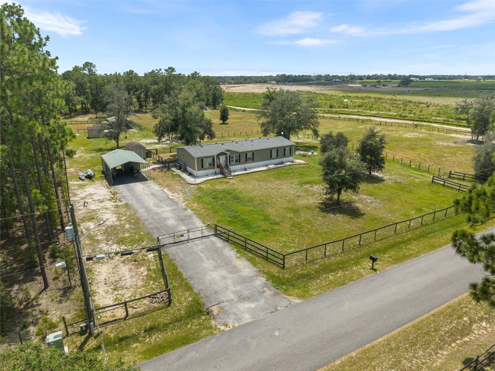 13664 SW 95 St, Dunnellon, FL 34432 photo