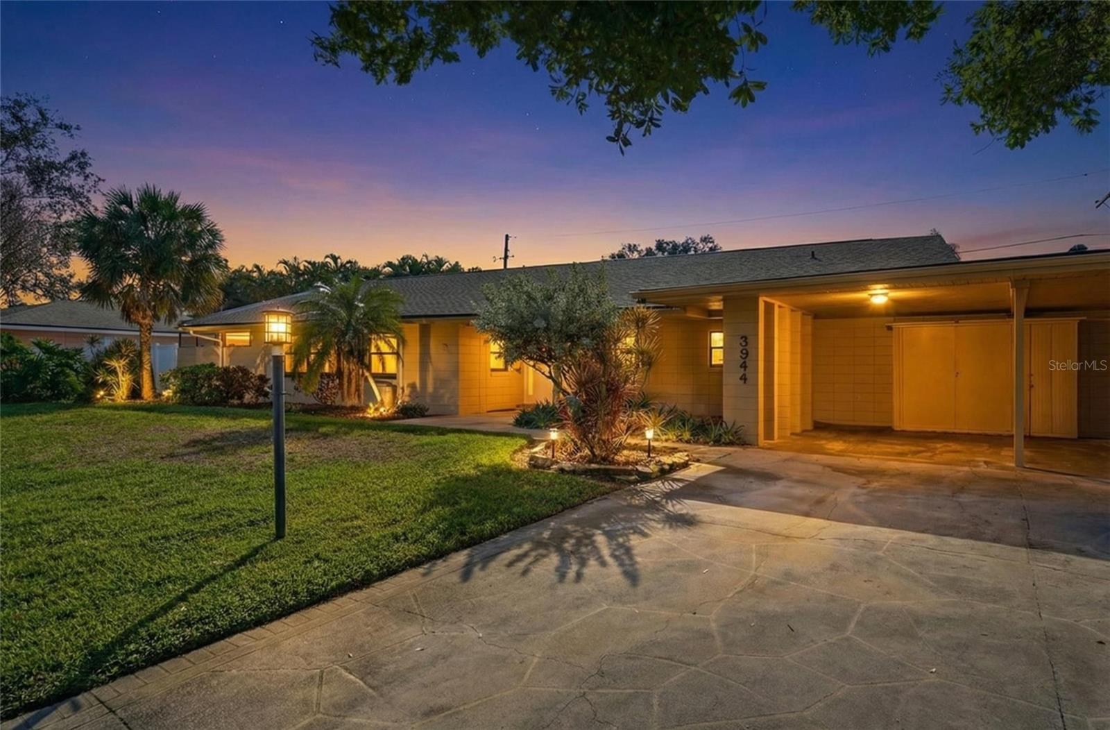 3944 49 Ave, Saint Petersburg, FL 33711 photo