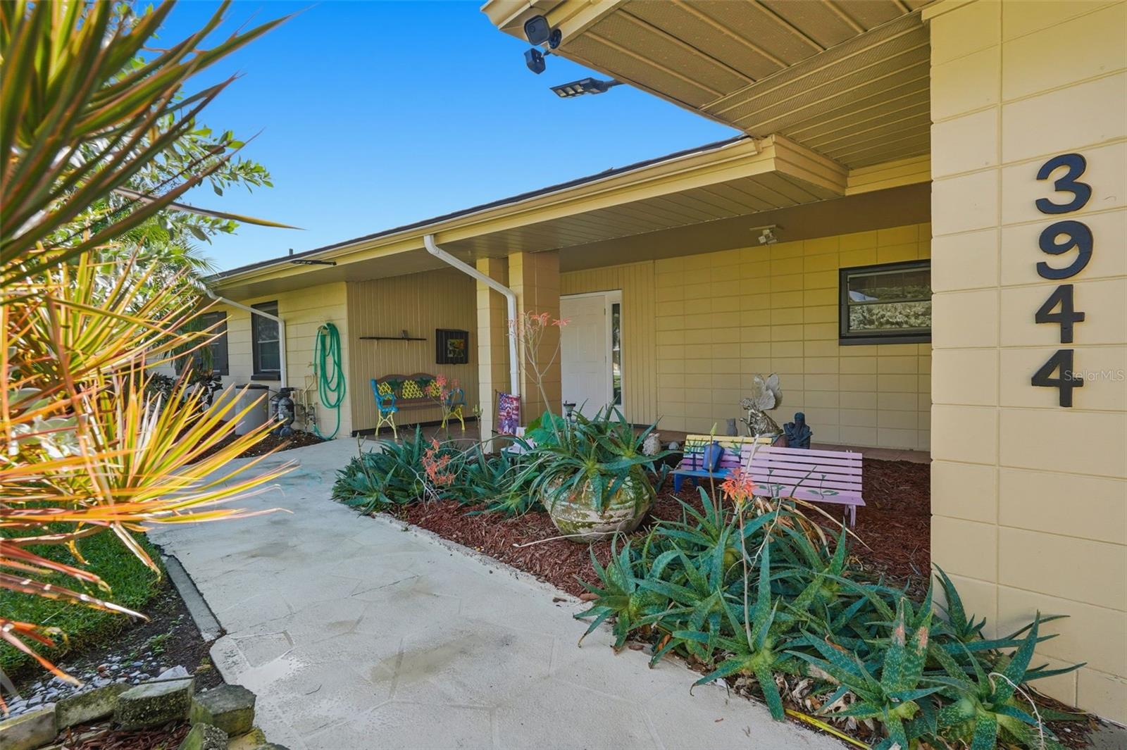 3944 49 Ave, Saint Petersburg, FL 33711 photo