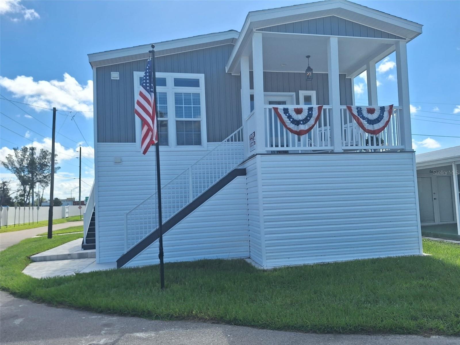 64 5 St, Bradenton, FL 34210