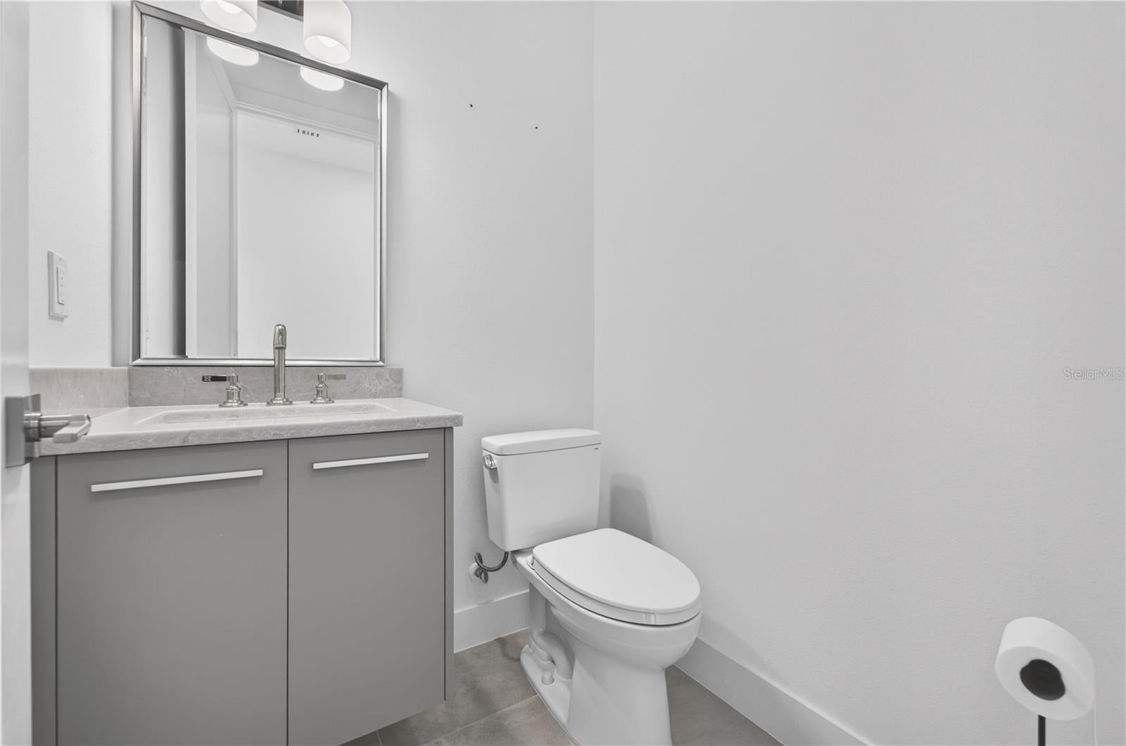 2590 Floyd St, Sarasota, FL 34239 photo