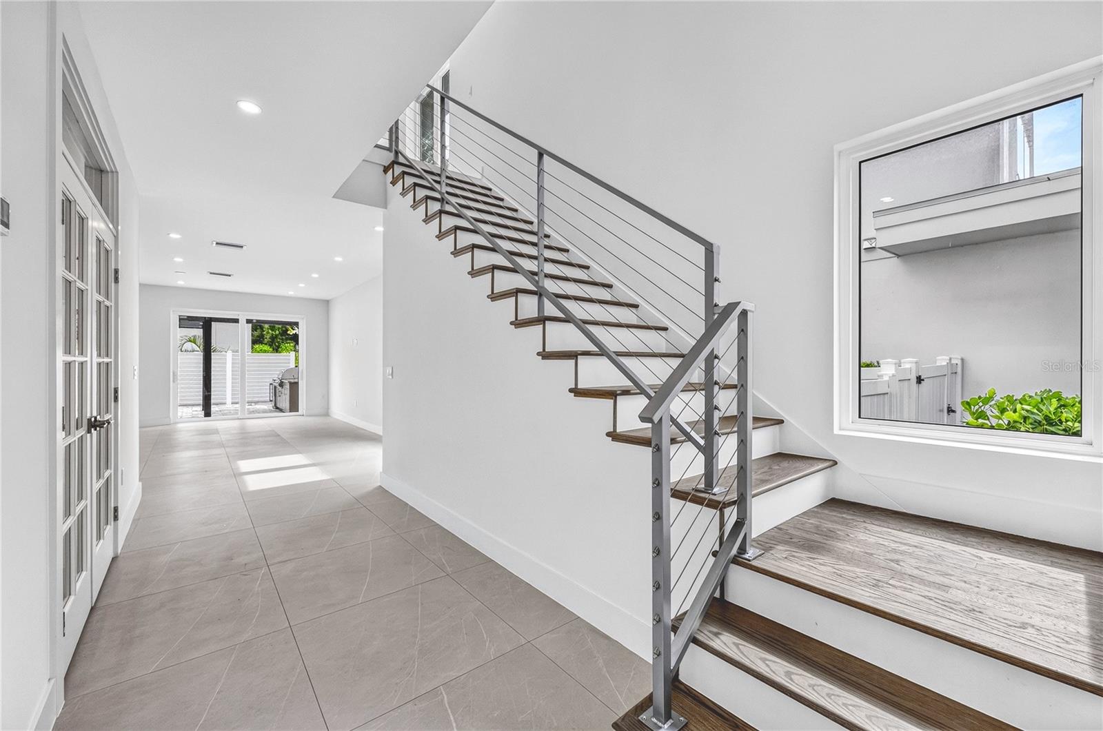 2590 Floyd St, Sarasota, FL 34239 photo