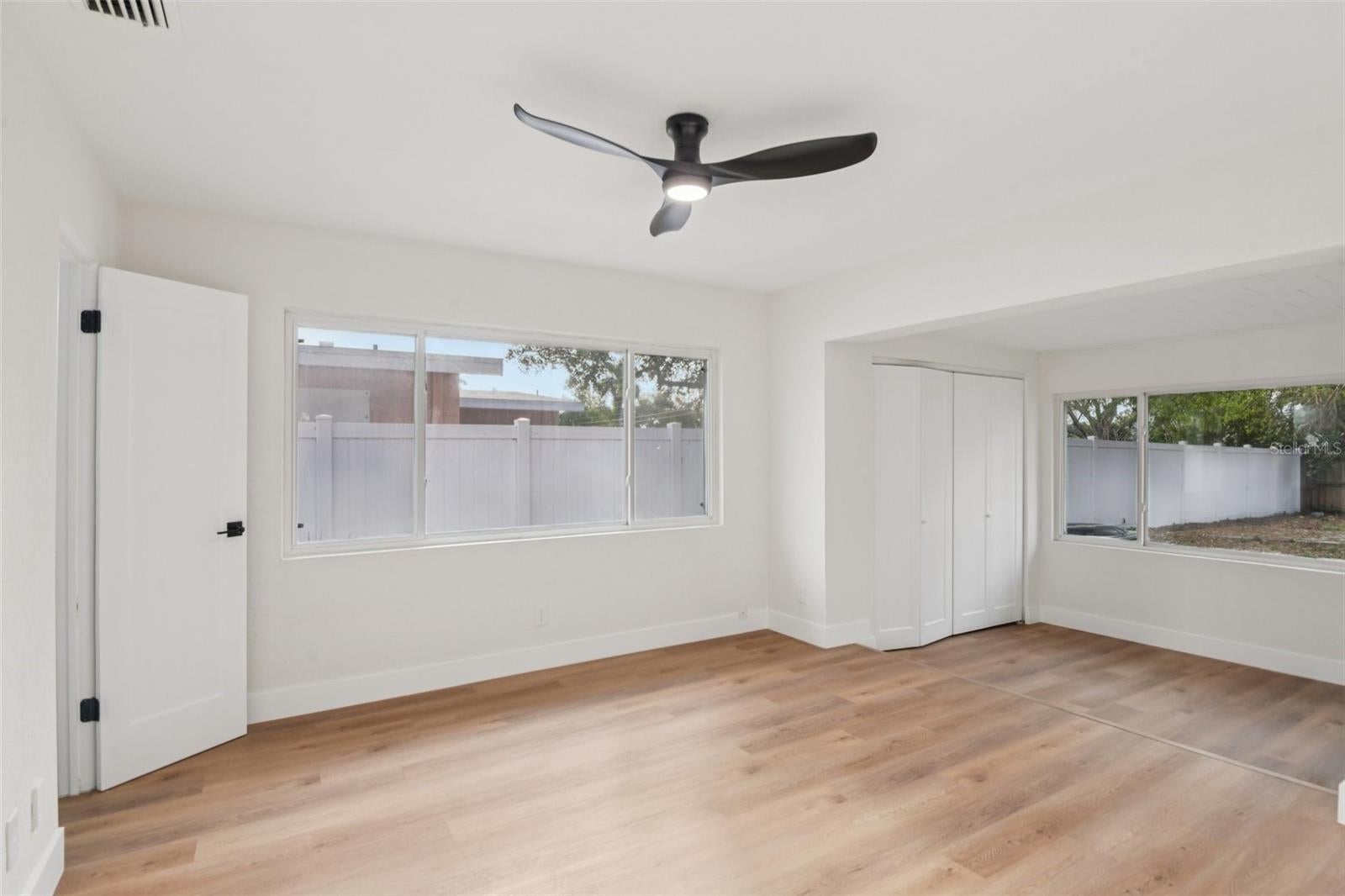 920 43 Ave, Saint Petersburg, FL 33703 photo