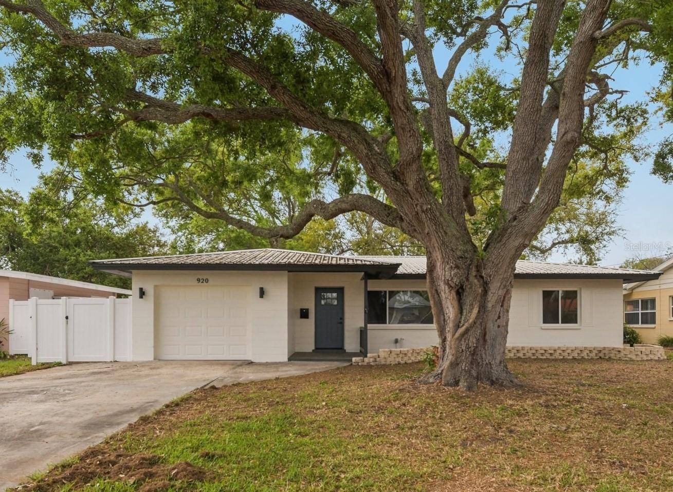 920 43 Ave, Saint Petersburg, FL 33703