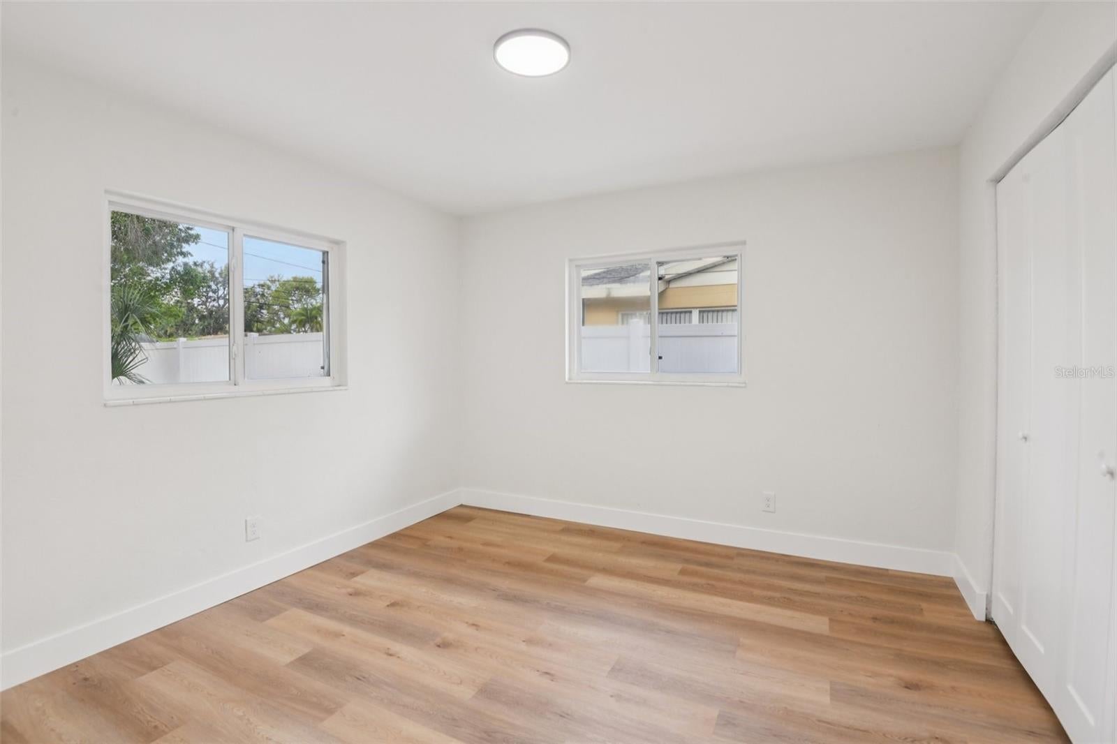 920 43 Ave, Saint Petersburg, FL 33703 photo