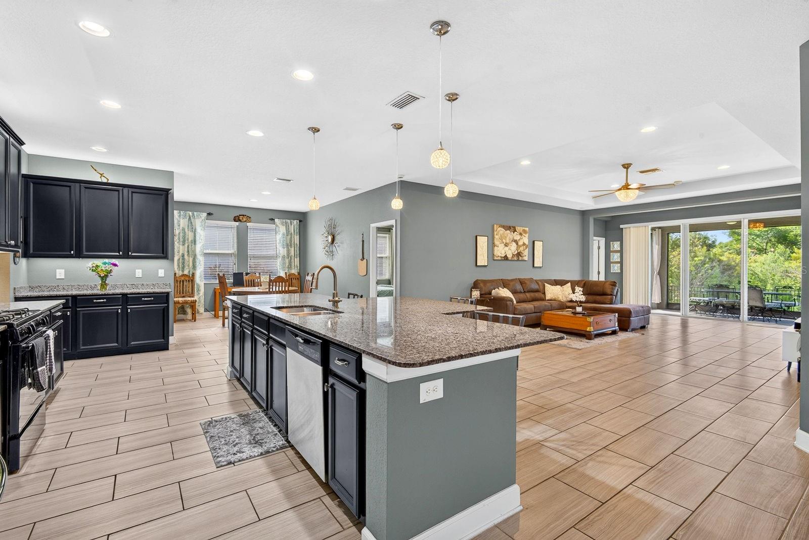 792 Rosemary Cir, Bradenton, FL 34212 photo