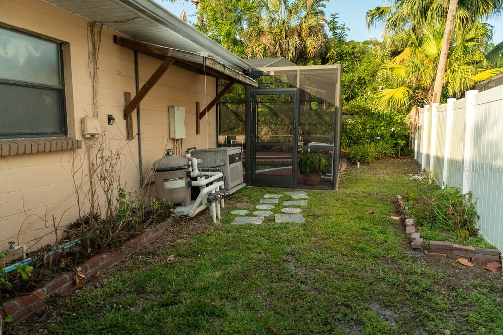 631 Luzon Ave, Tampa, FL 33606 photo