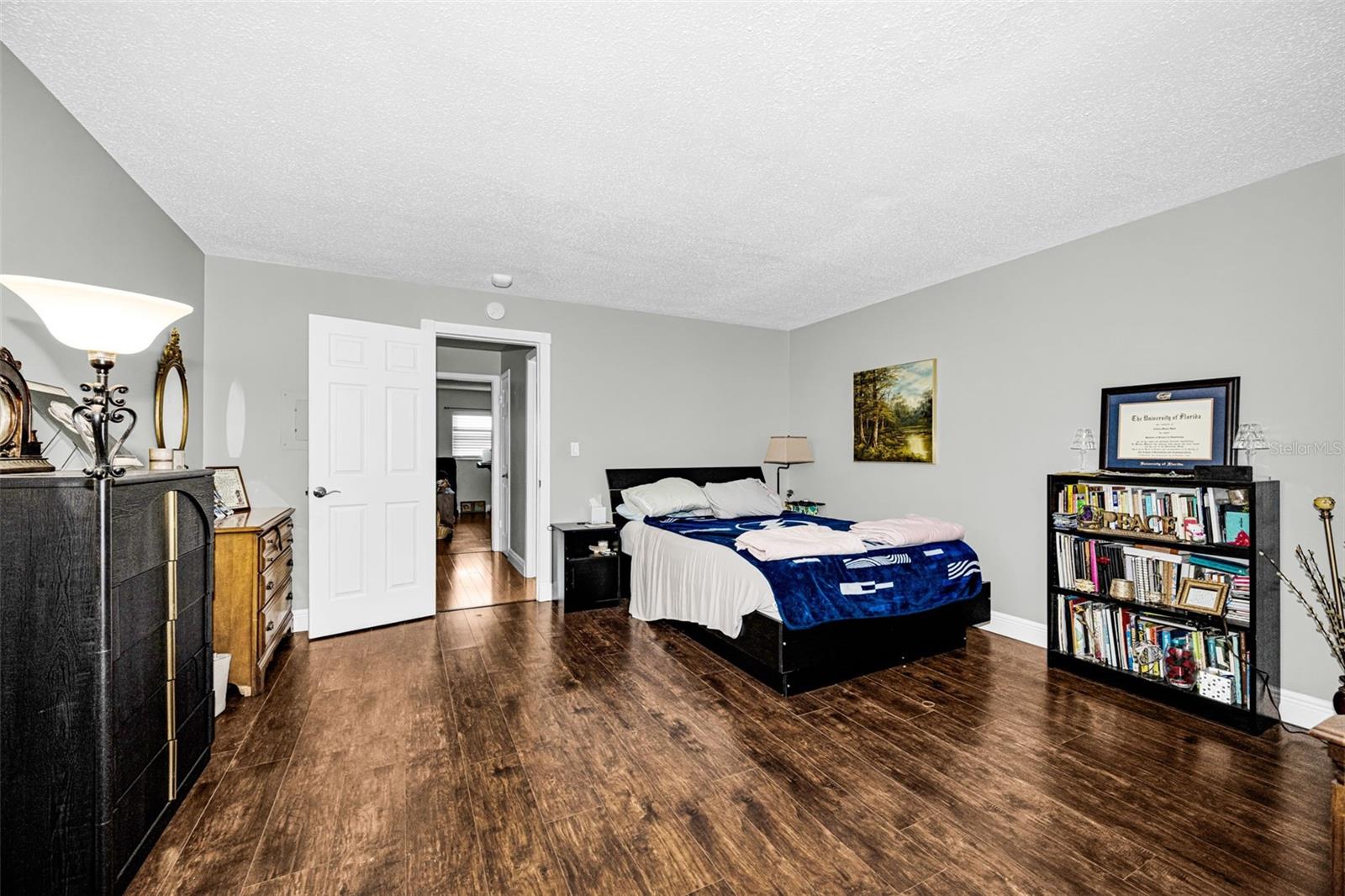 5060 76 Ave #401, Pinellas Park, FL 33781 photo