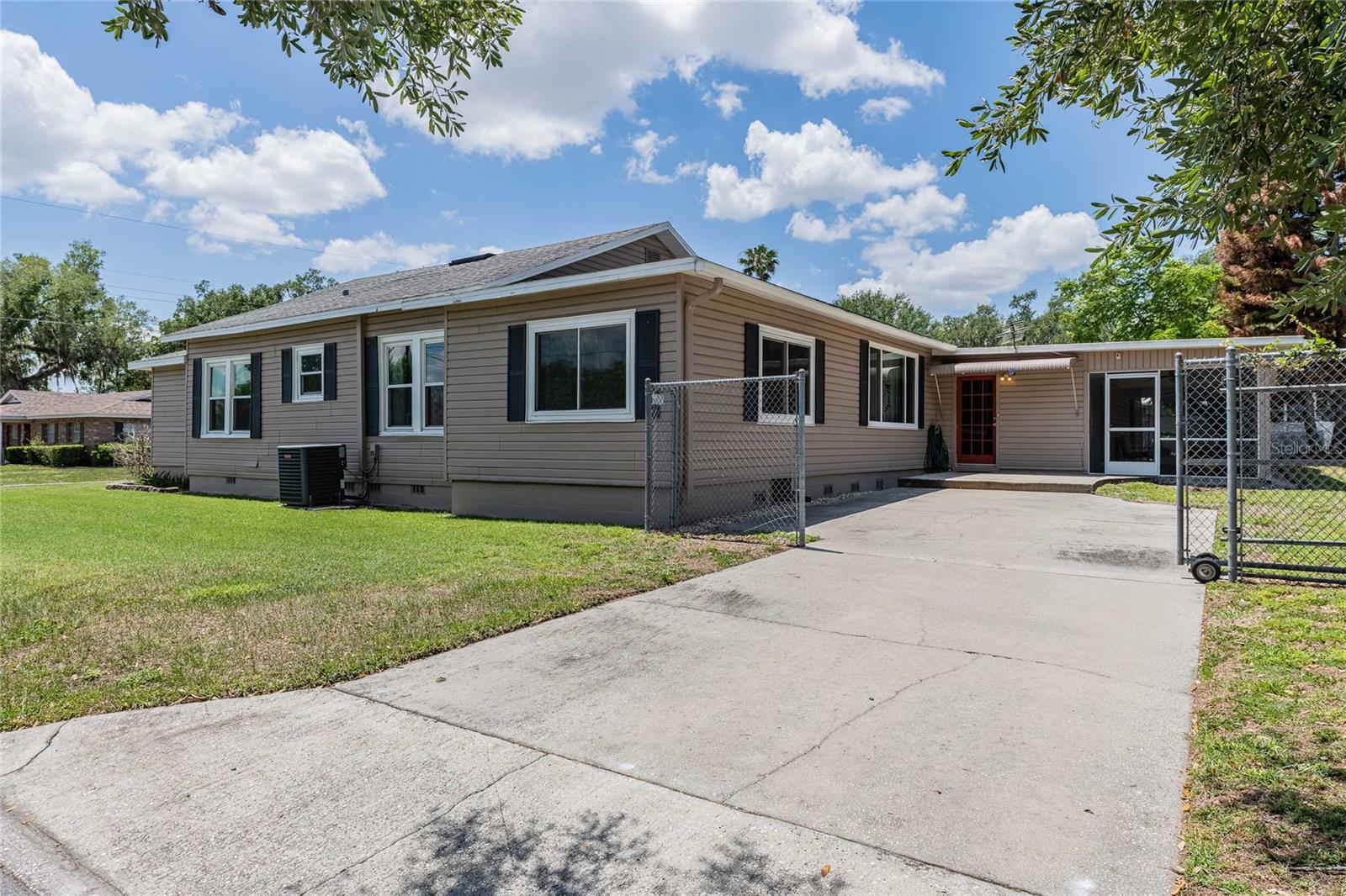 848 Valencia St, Lakeland, FL 33805 photo
