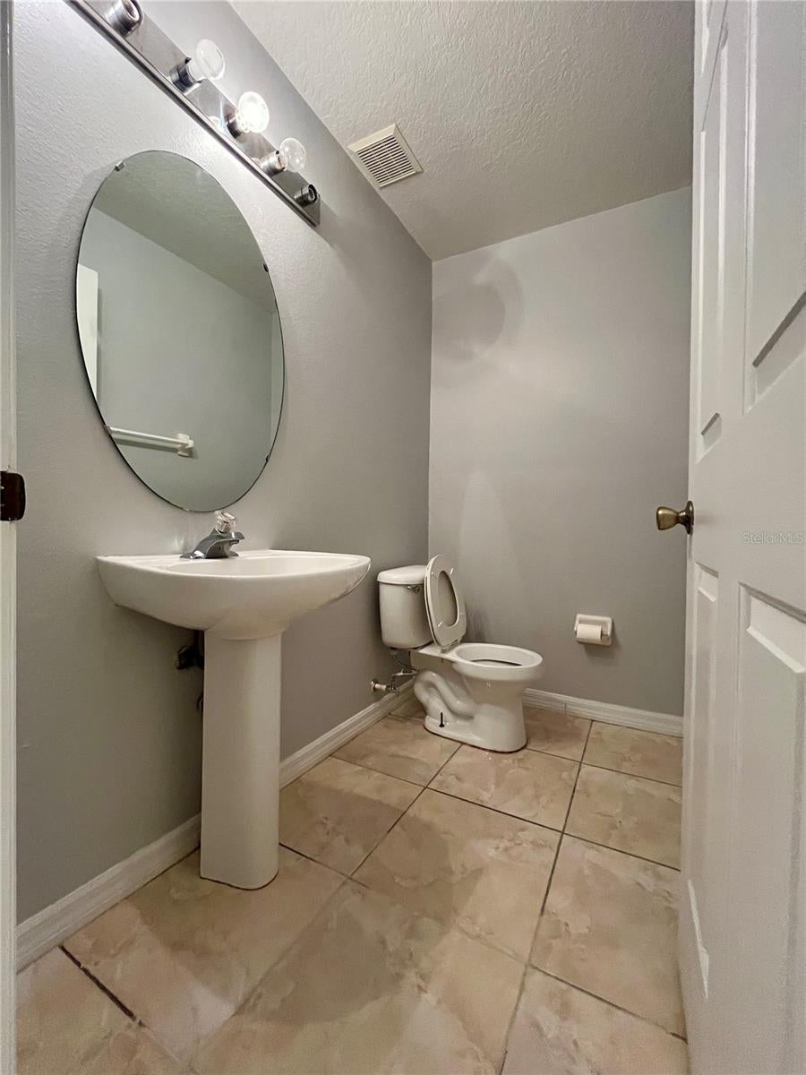 1647 Windsor Oak Ct, Kissimmee, FL 34744 photo