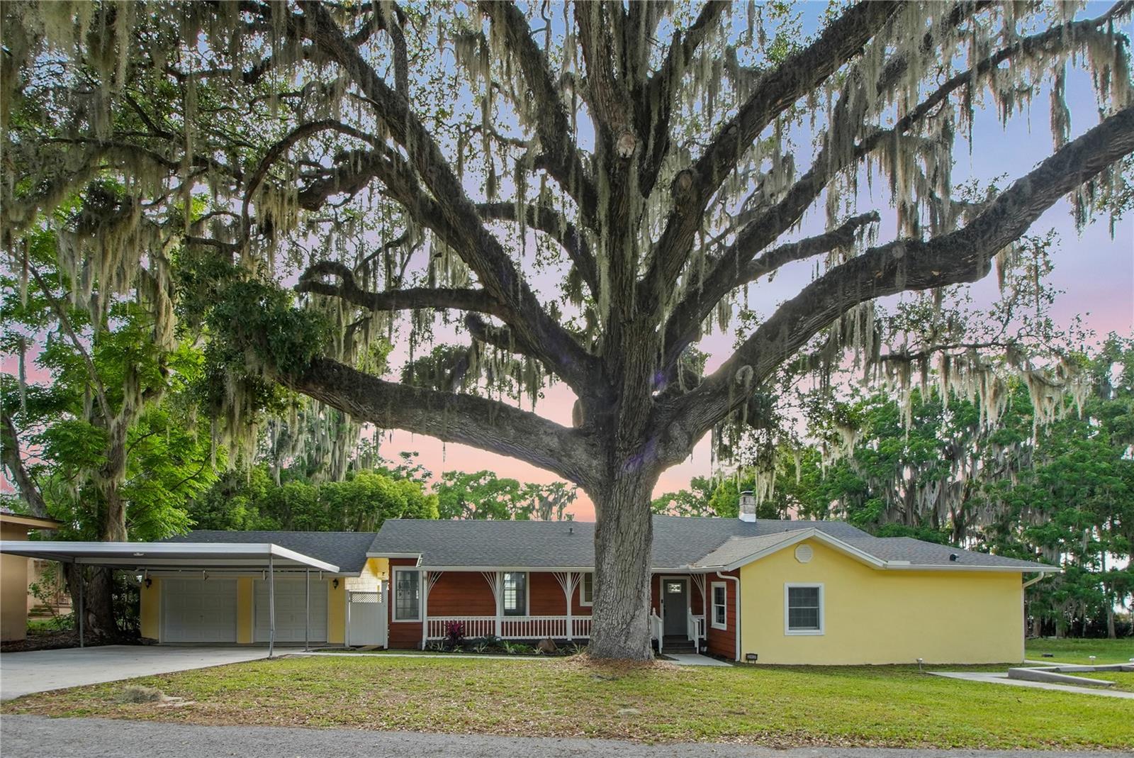 30437 Orange Dr, Leesburg, FL 34748