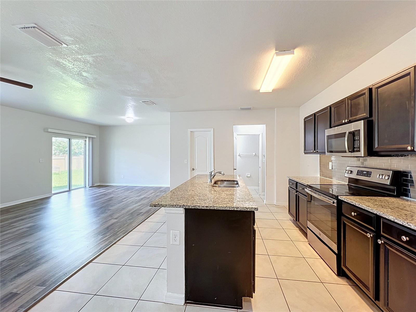 14425 Dunrobin Dr, Wimauma, FL 33598 photo