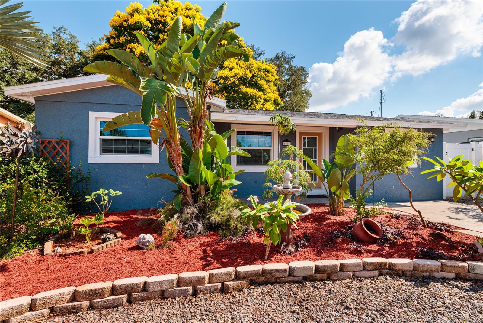6275 51 Ave, Saint Petersburg, FL 33709 photo