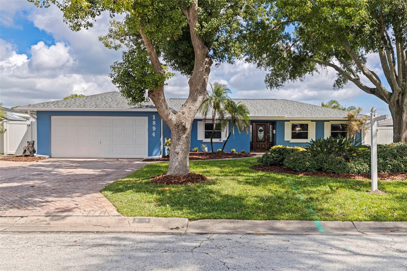 1894 Tanglewood Dr, Saint Petersburg, FL 33702 photo