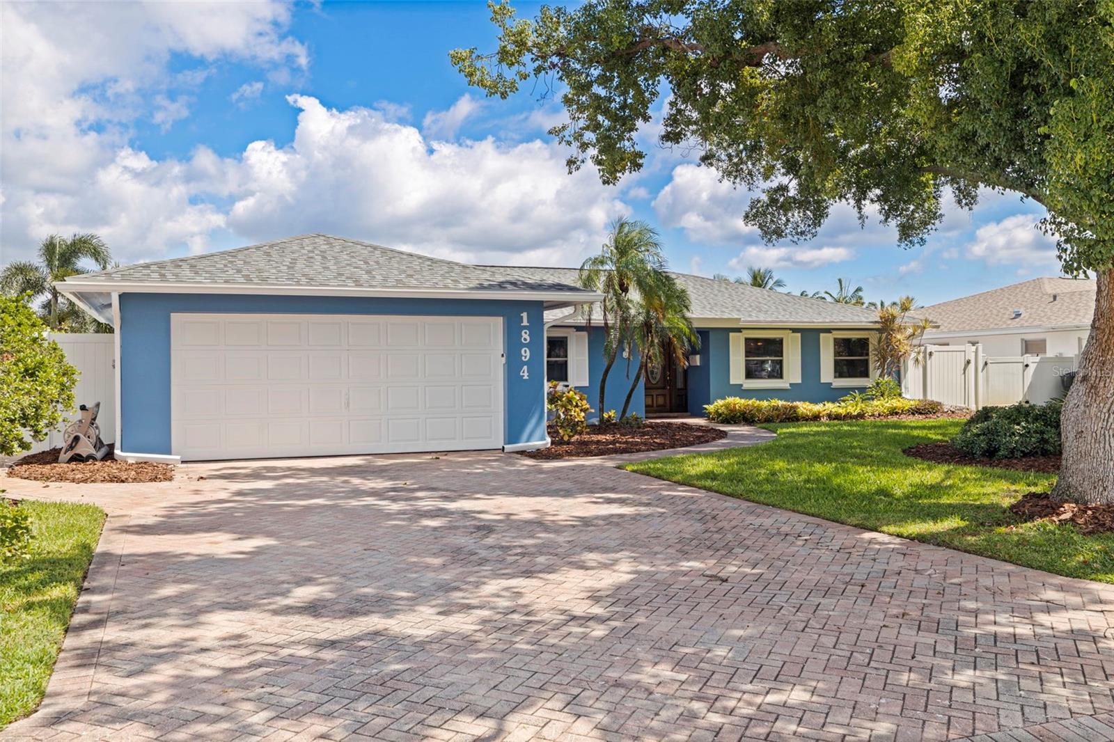1894 Tanglewood Dr, Saint Petersburg, FL 33702 photo