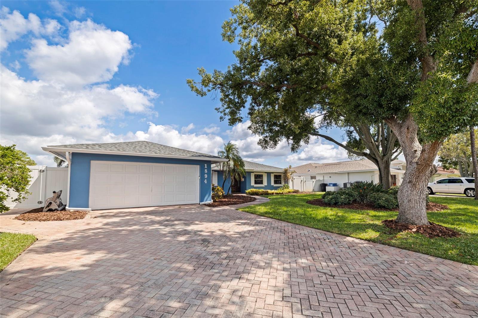 1894 Tanglewood Dr, Saint Petersburg, FL 33702 photo