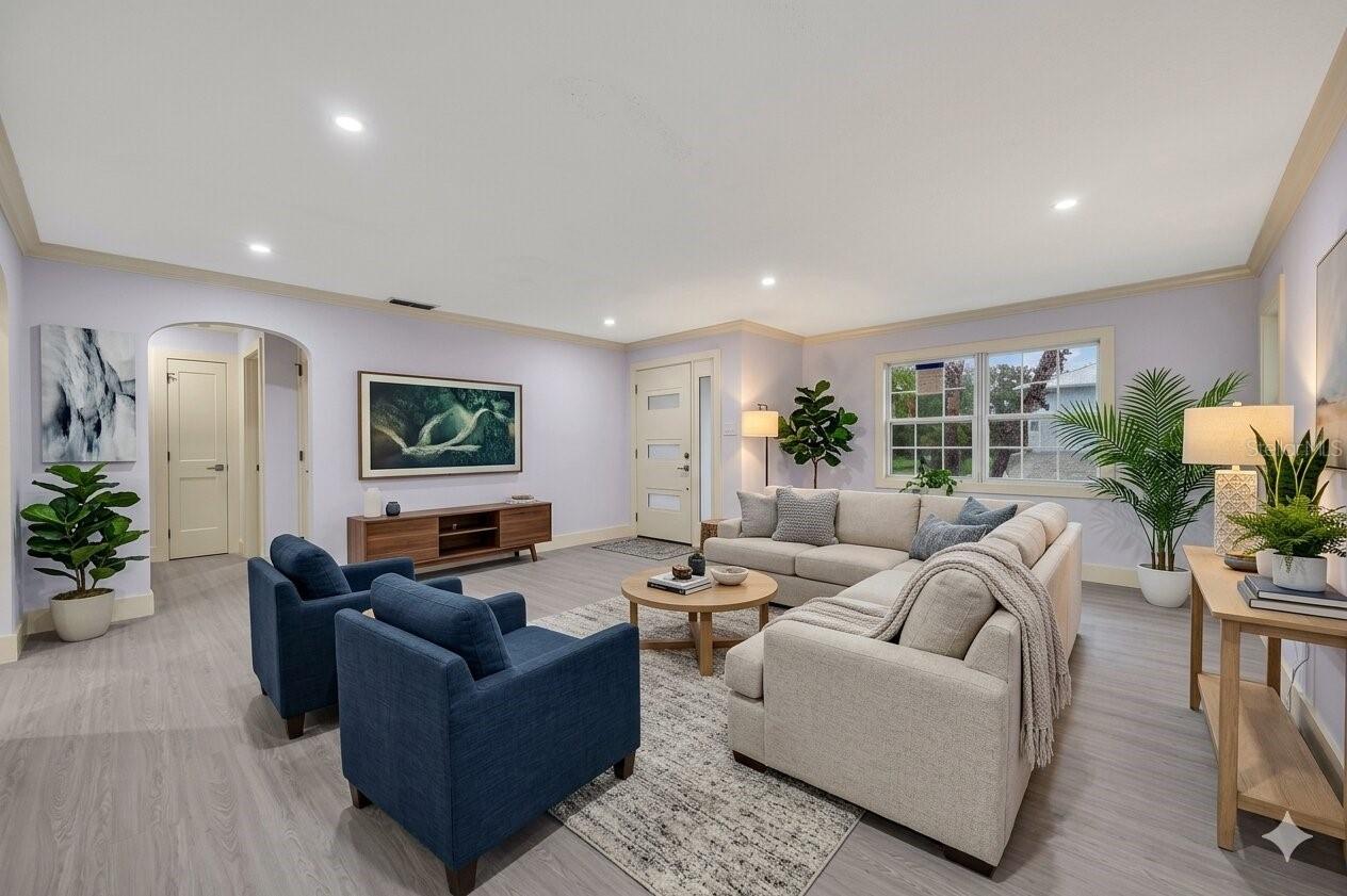 870 Narcissus Ave, Clearwater Beach, FL 33767 photo