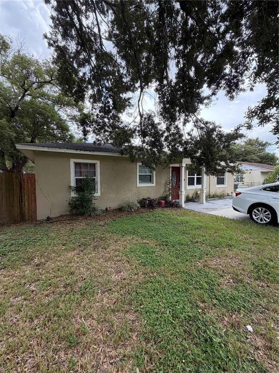 10325 Armenia Ave, Tampa, FL 33612