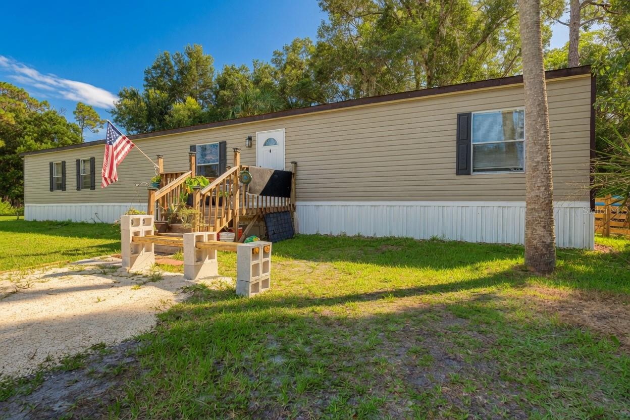 935 Crystal Grove Pt, Homosassa, FL 34448