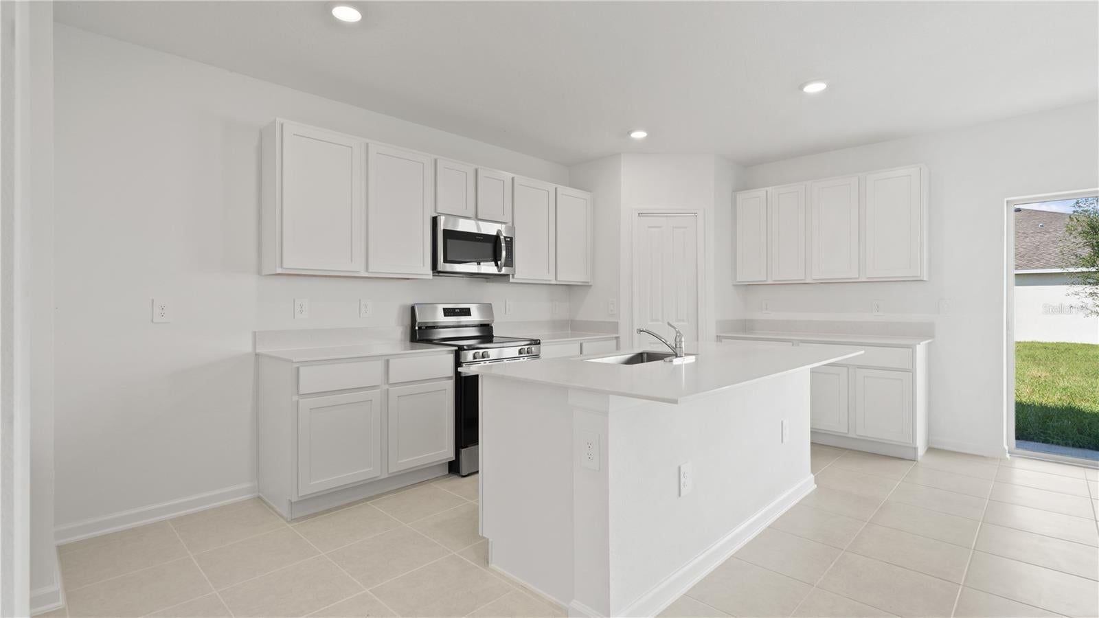 2469 Hallow Garden Rd, Eustis, FL 32726 photo