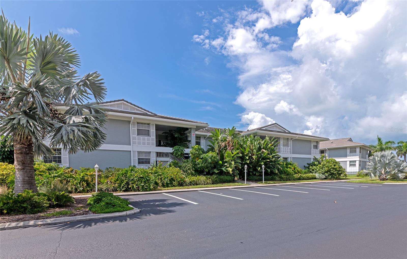 1249 Edgewater Cir, Bradenton, FL 34209