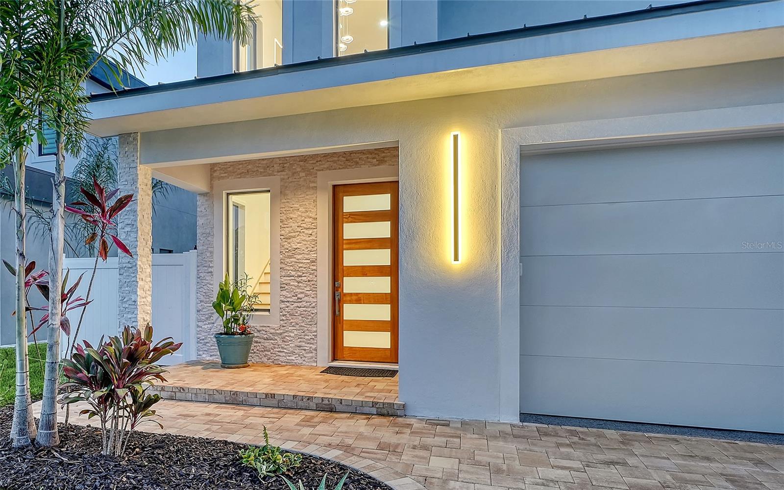2483 Bay St, Sarasota, FL 34237 photo