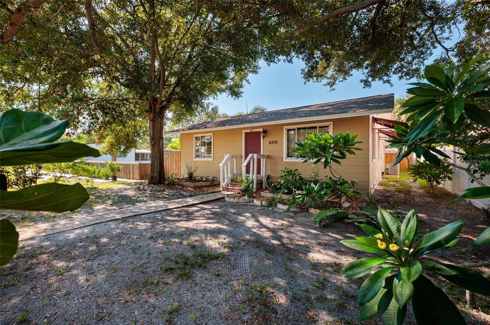 6376 4 Ave, Saint Petersburg, FL 33707 photo
