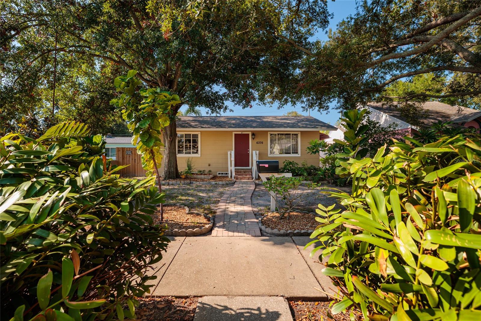 6376 4 Ave, Saint Petersburg, FL 33707