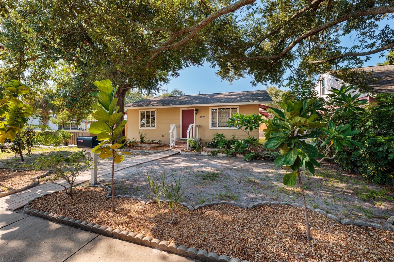 6376 4 Ave, Saint Petersburg, FL 33707 photo