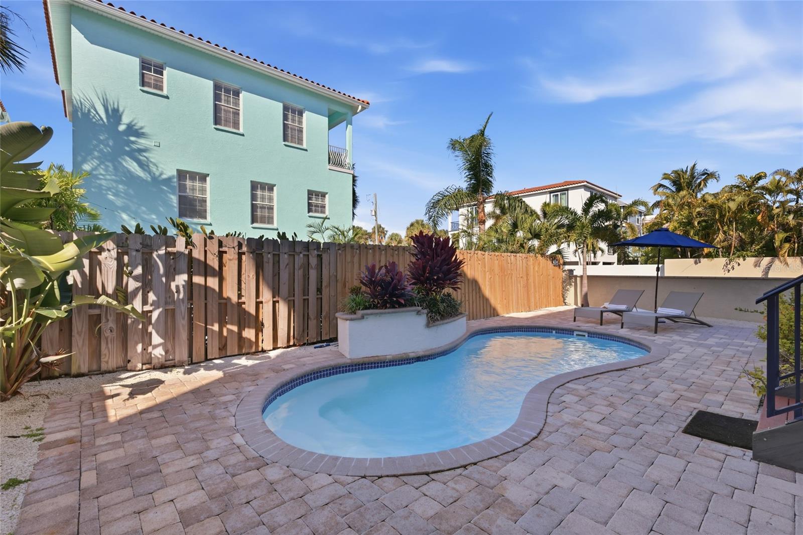 4006 5 Ave, Holmes Beach, FL 34217 photo
