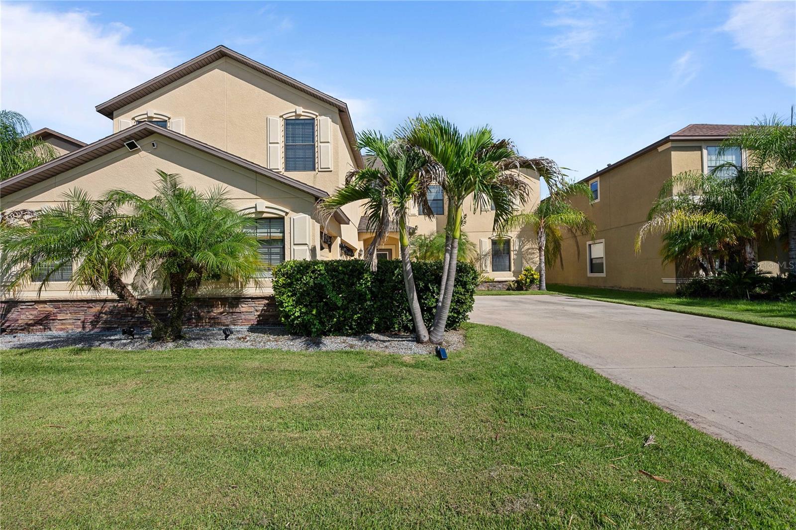 5049 Ivory Stone Dr, Wimauma, FL 33598 photo