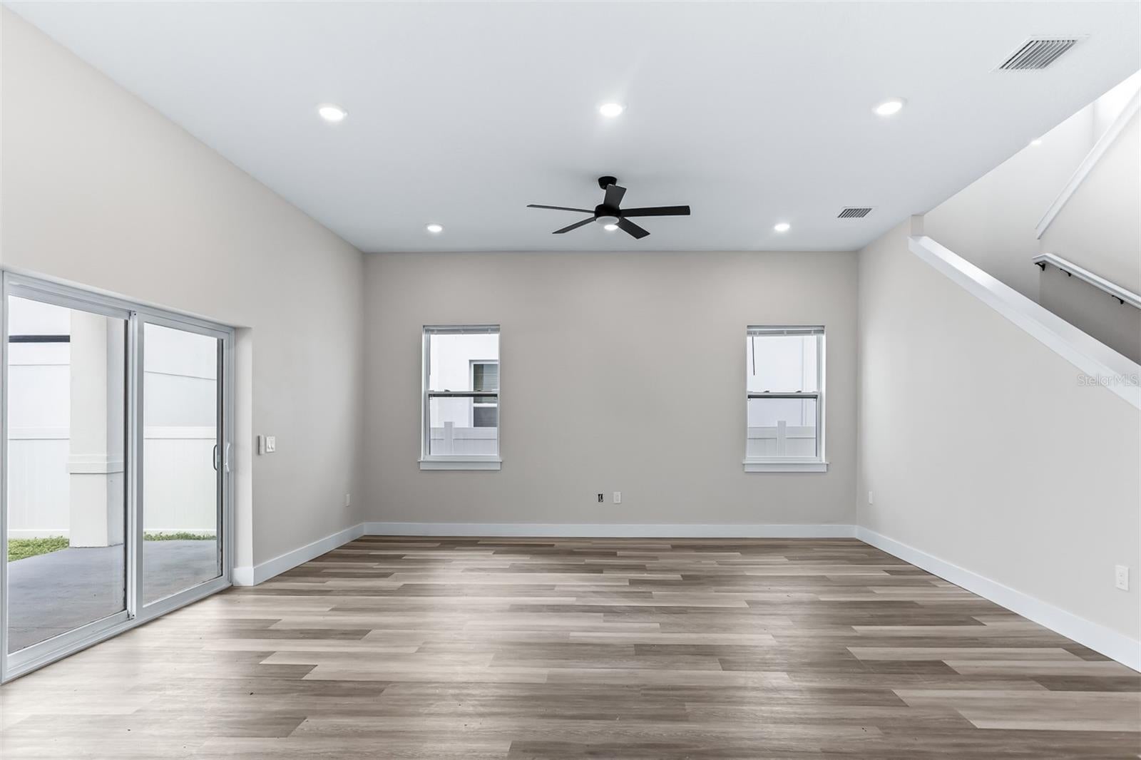 816 46 Ave, Saint Petersburg, FL 33703 photo
