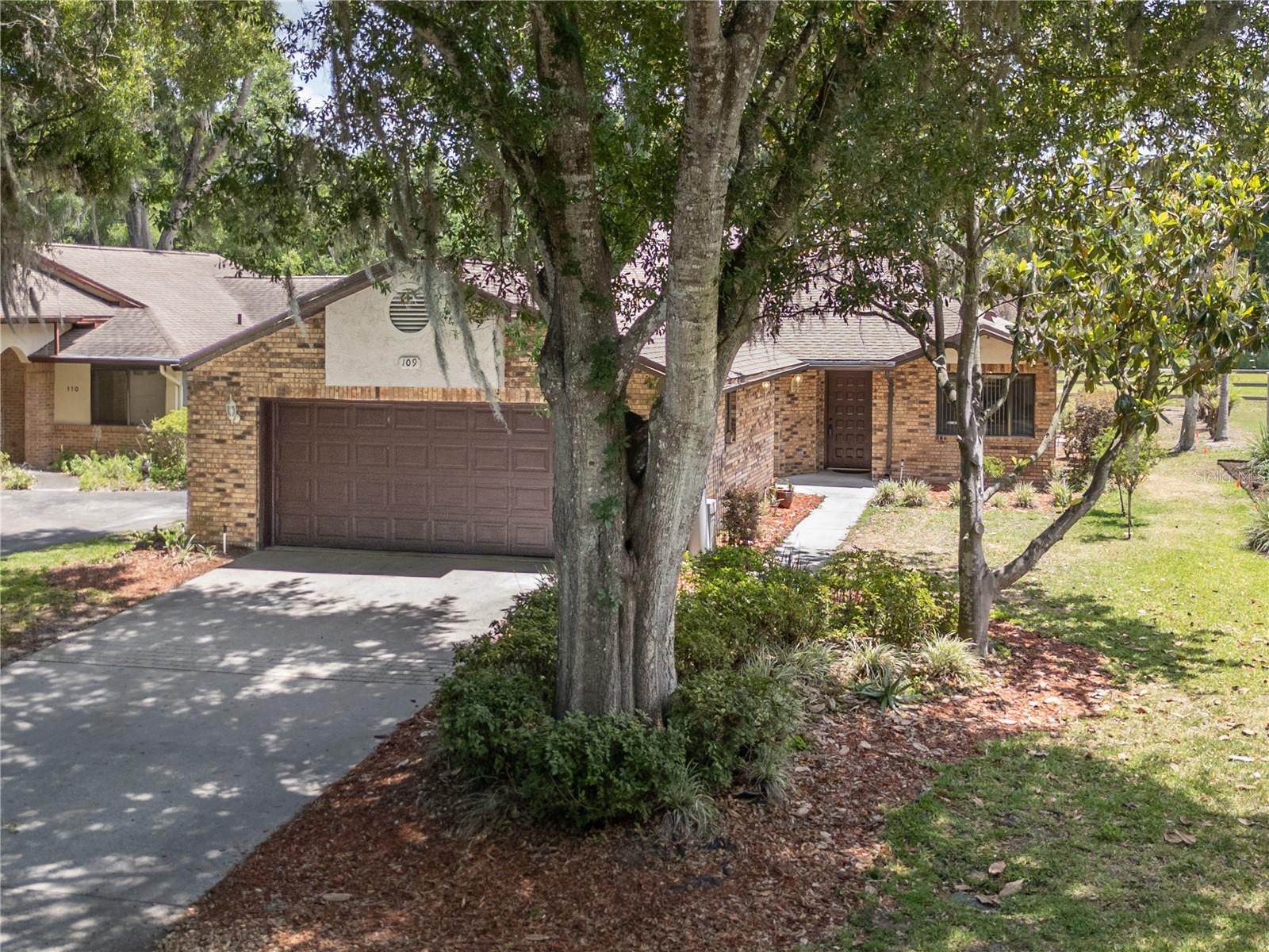 109 Waterwood Dr, Yalaha, FL 34797