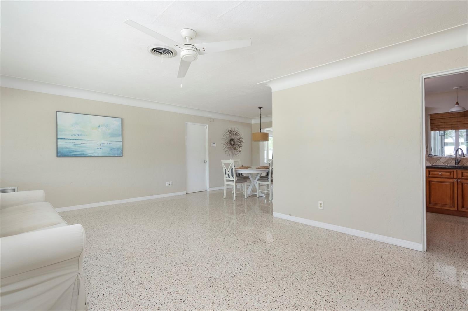 6355 23 Ave, Saint Petersburg, FL 33710 photo