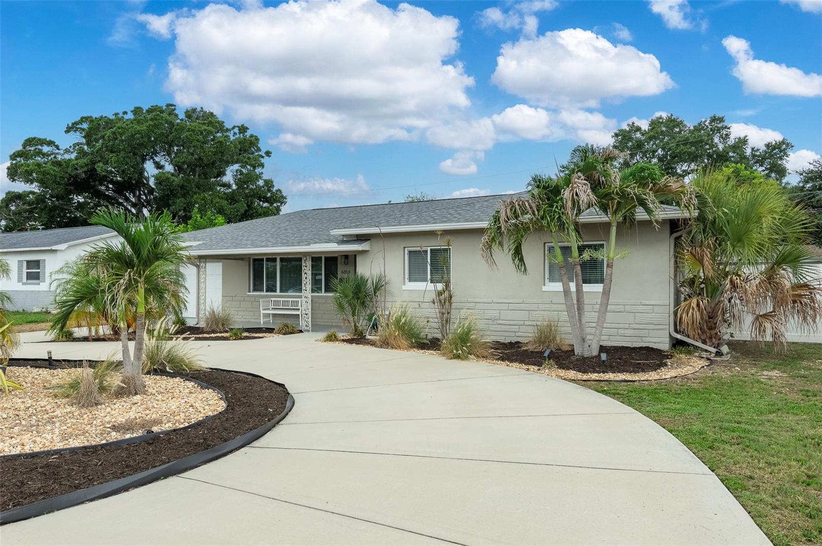 6355 23 Ave, Saint Petersburg, FL 33710 photo