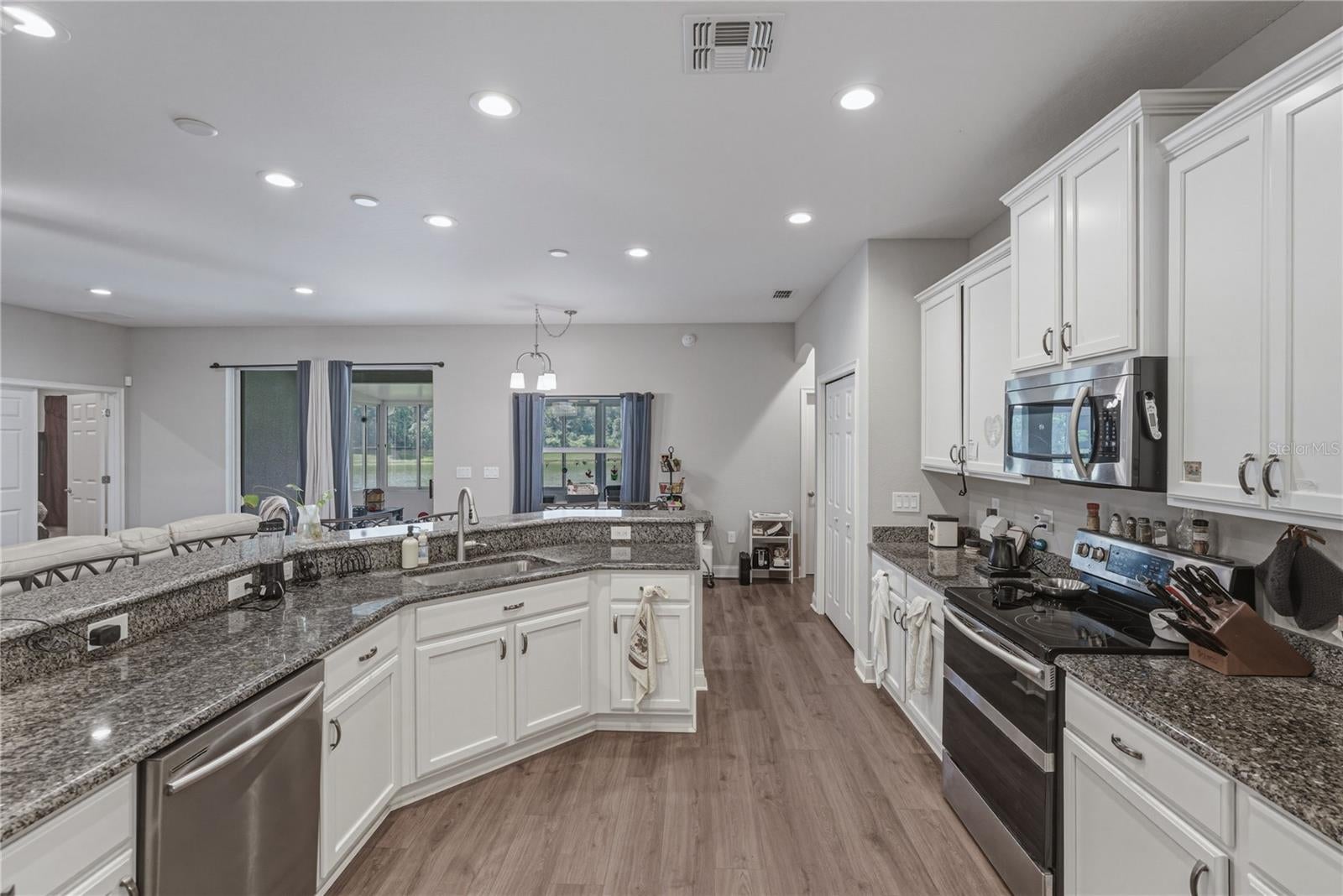 1444 Cypress View Ln, Lakeland, FL 33811 photo