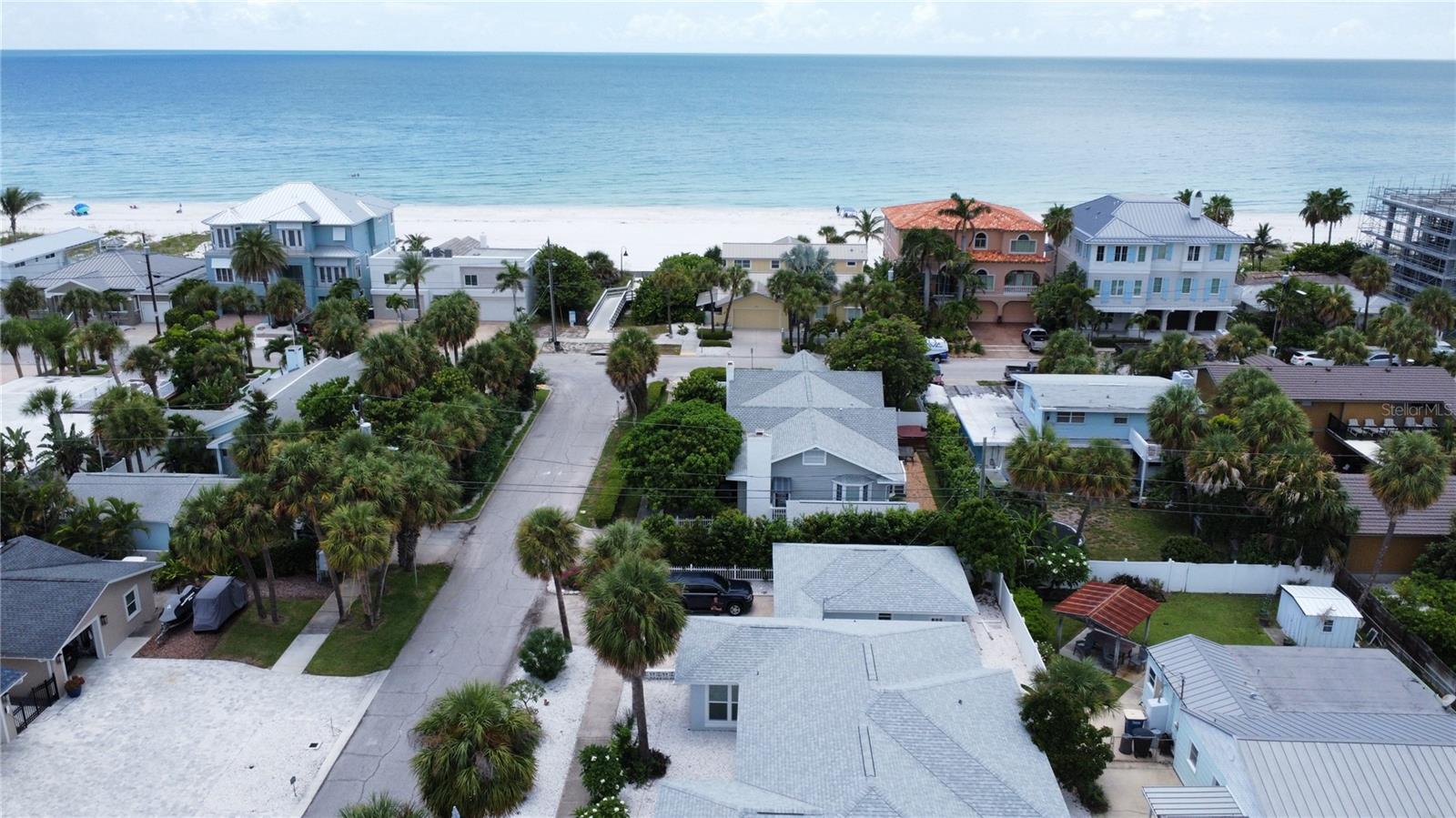 850 Mandalay Ave, Clearwater Beach, FL 33767 photo
