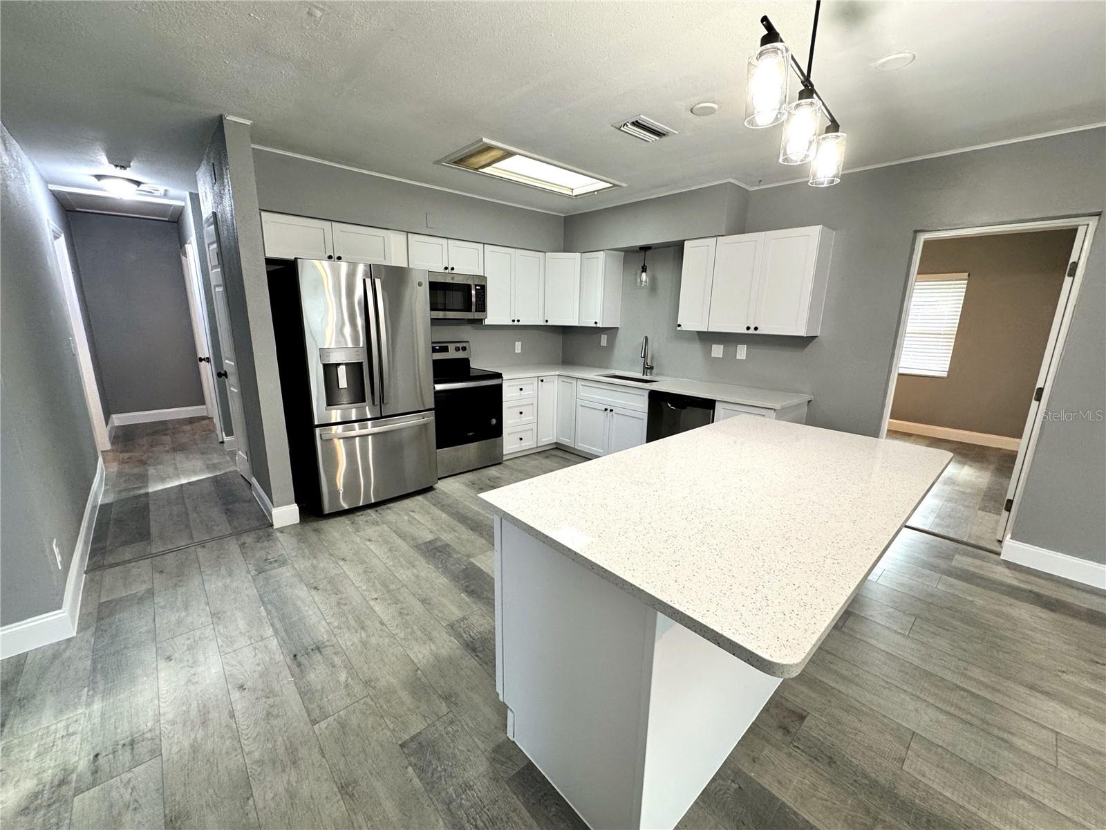 7400 Locust, Saint Petersburg, FL 33702 photo
