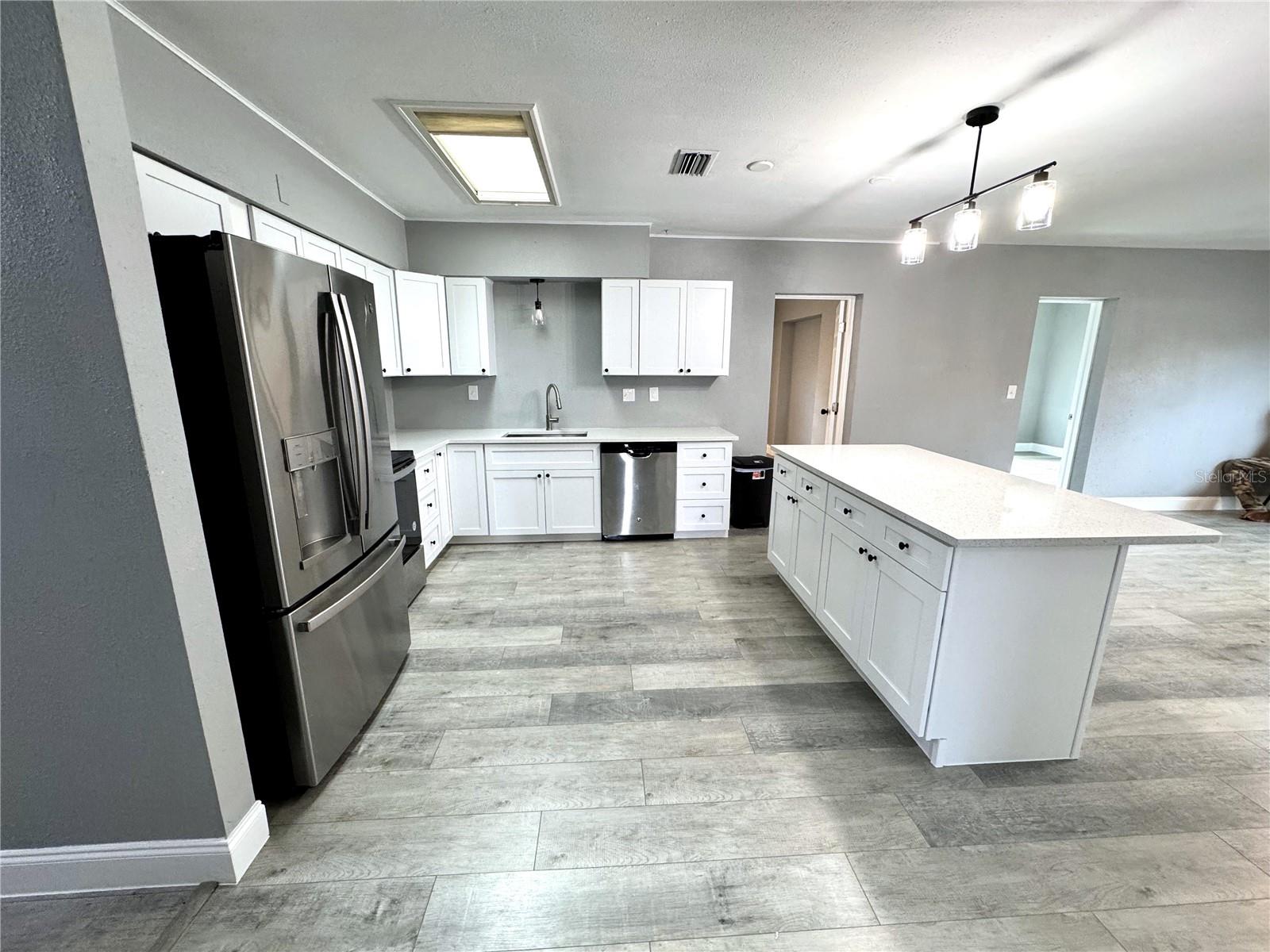7400 Locust, Saint Petersburg, FL 33702 photo