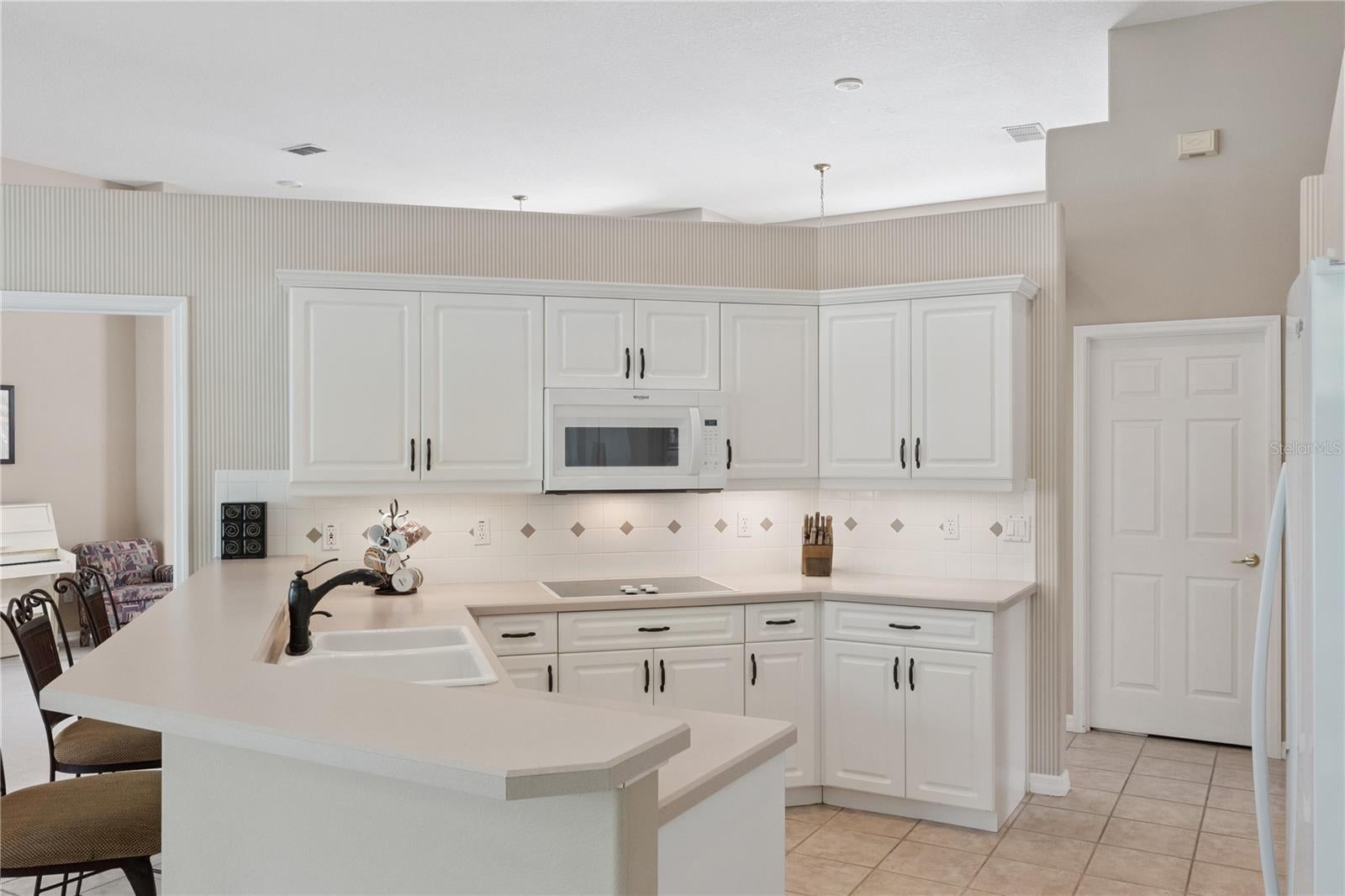 3823 Winding Lake Cir, Orlando, FL 32835 photo