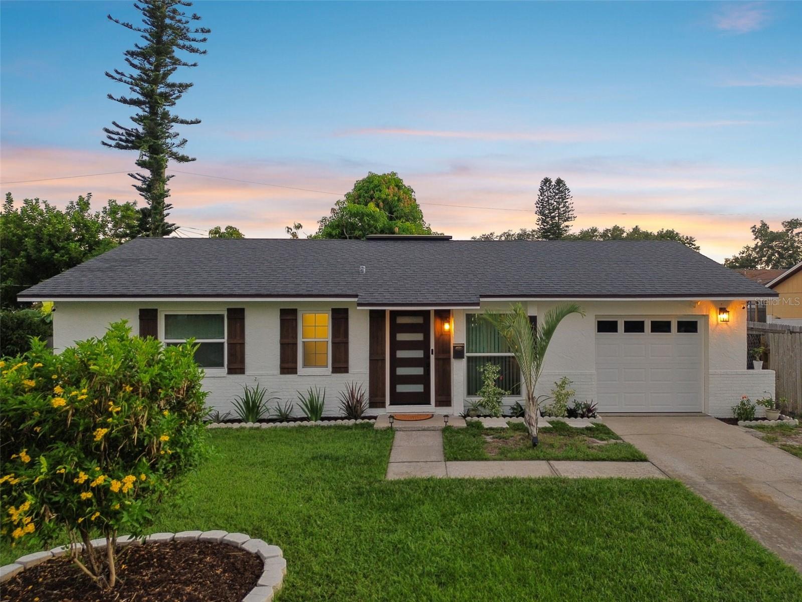 4185 Whiting Dr, Saint Petersburg, FL 33705