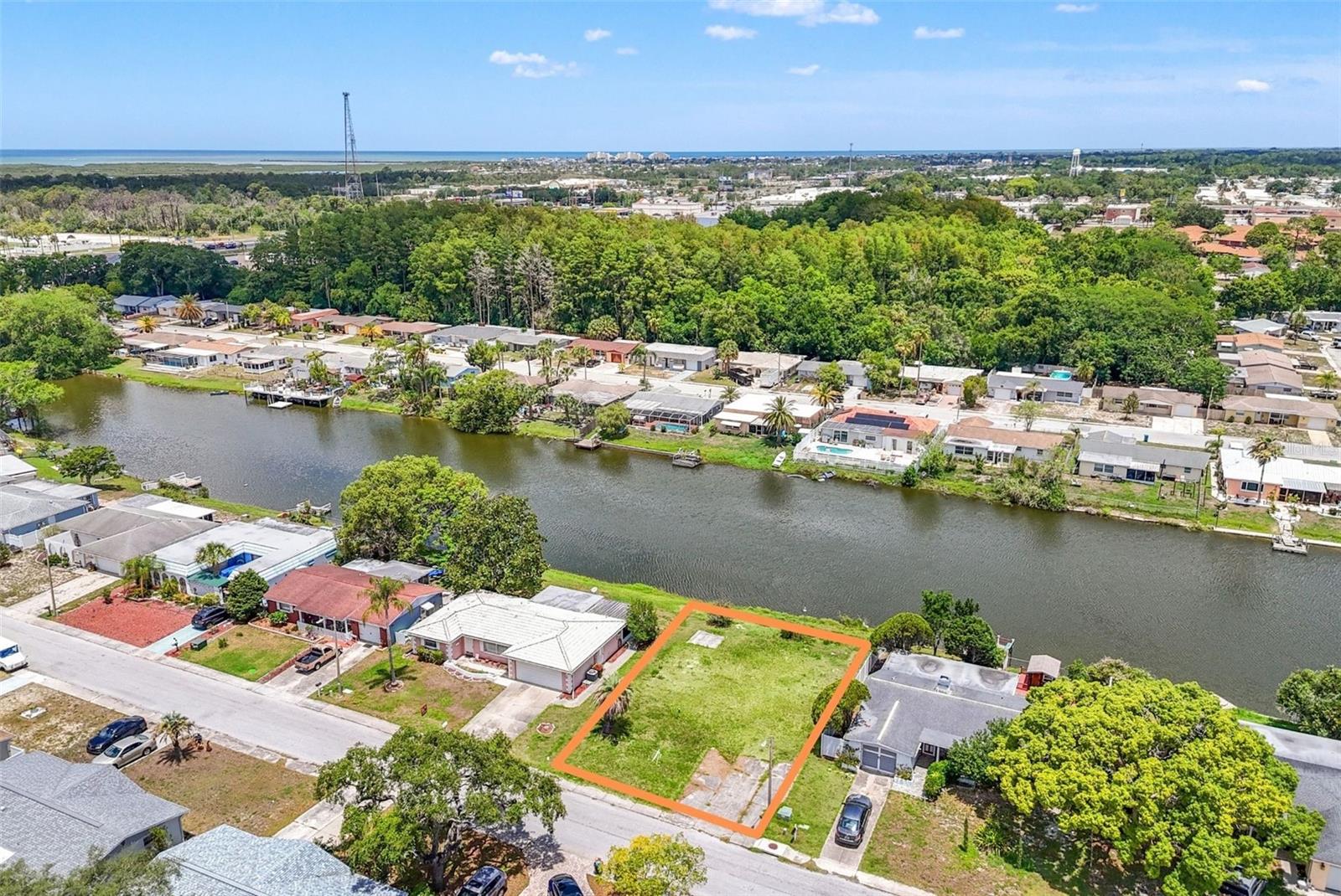 7211 Ashwood Dr, Port Richey, FL 34668