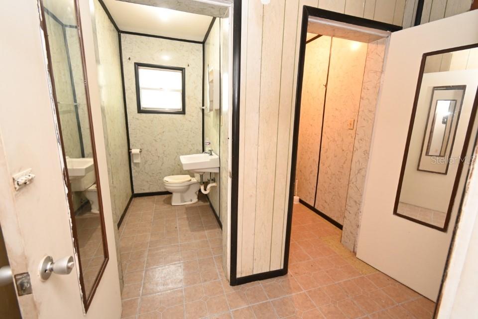 Single Family Residence in DADE CITY FL 14312 1ST STREET 21.jpg