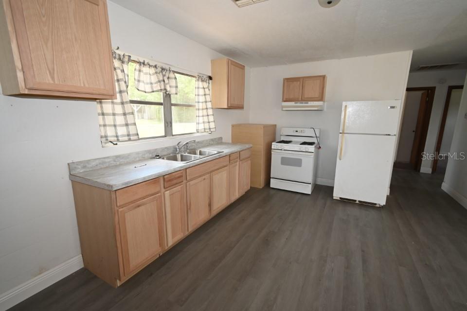 Single Family Residence in DADE CITY FL 14312 1ST STREET 5.jpg