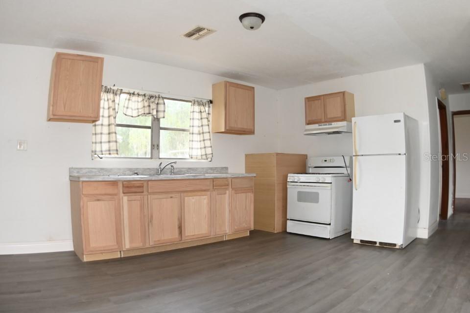 Single Family Residence in DADE CITY FL 14312 1ST STREET 6.jpg