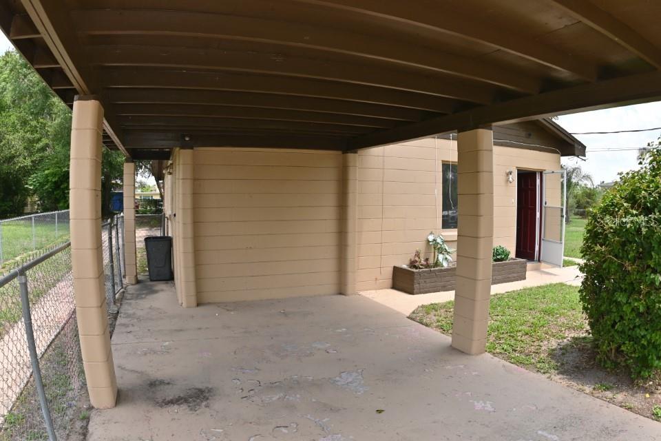 Single Family Residence in DADE CITY FL 14312 1ST STREET 27.jpg
