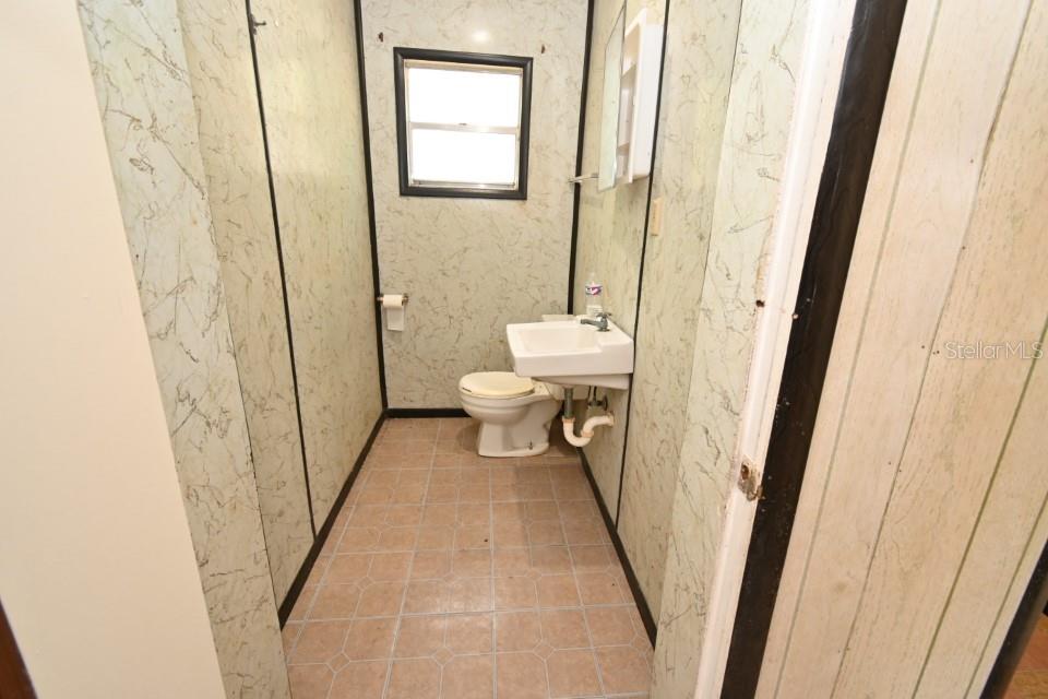 Single Family Residence in DADE CITY FL 14312 1ST STREET 22.jpg